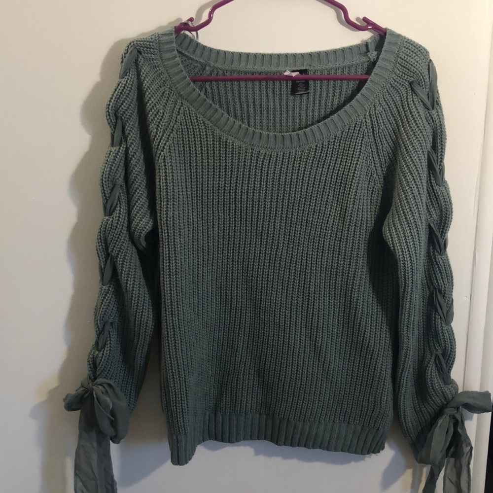 Olive green knit sweater with cute lace up sleeves